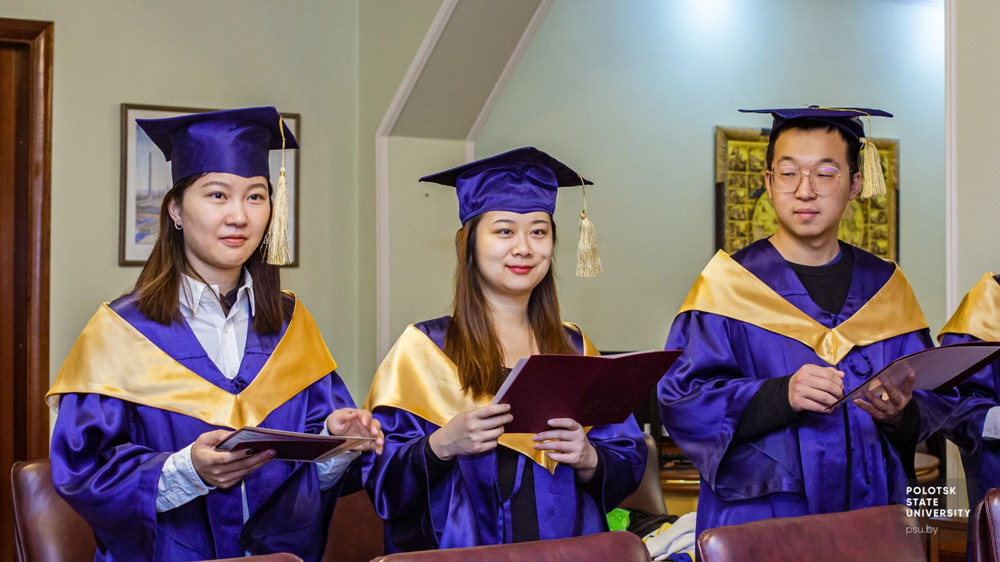 Awarding master's degree diplomas
