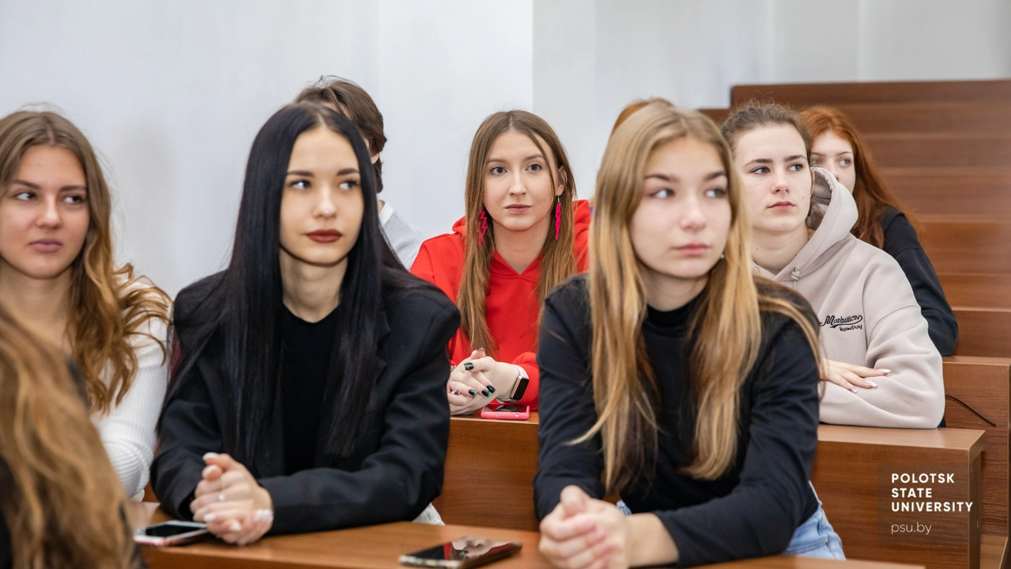 students of the Faculty of Finance and Economics