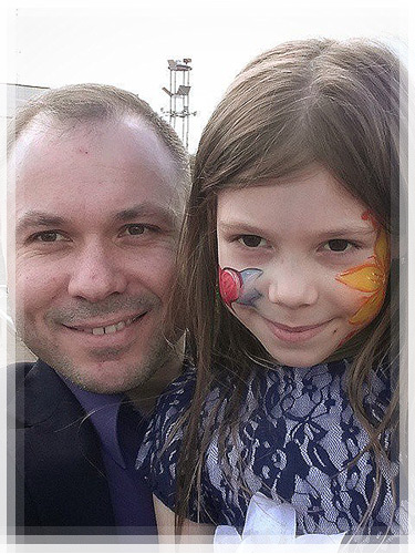 Александр Сергеевич с дочерью Ариной
