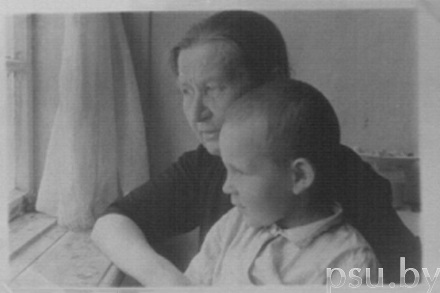 А.Ф. Оськин с бабушкой