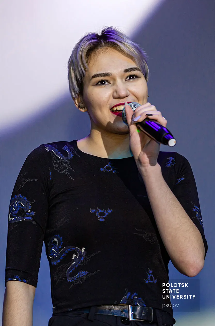 Участница праздничного концерта Участница концерта