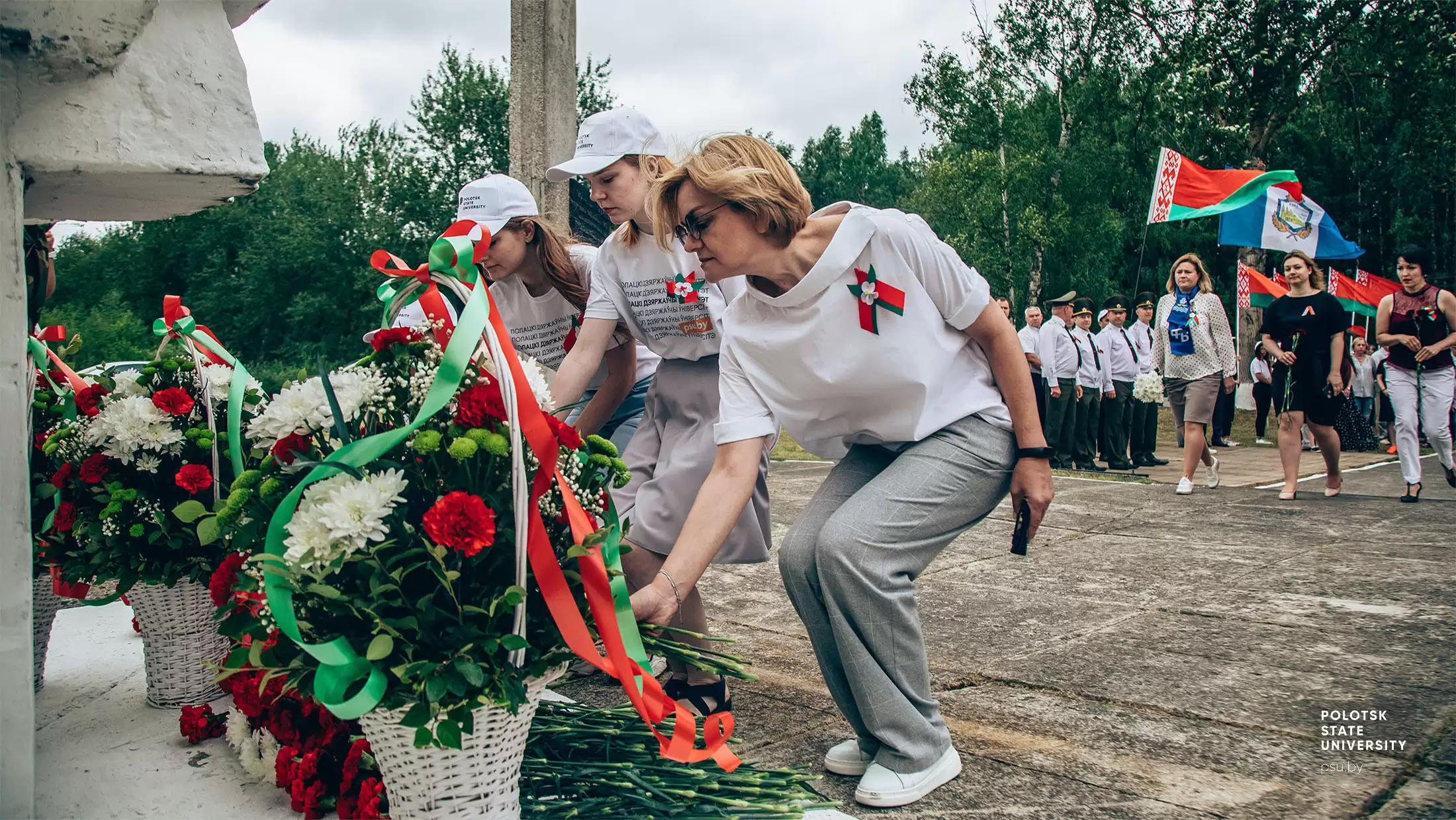 Возложение цветов к мемориалу, Г.В.Полякова