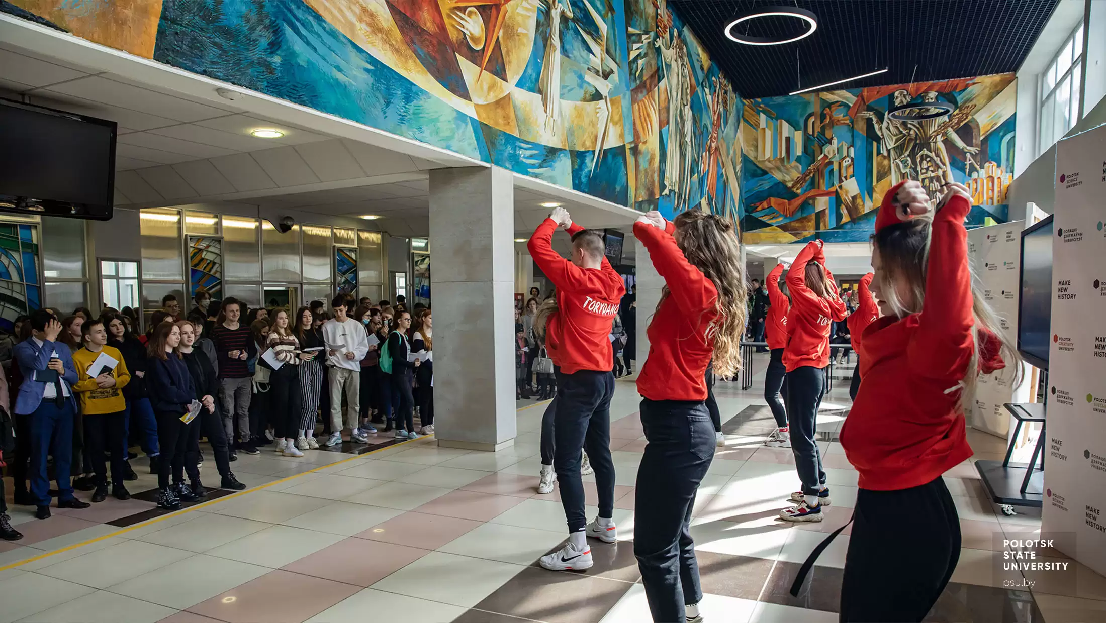 Выступление студии танца «TORYDANCE»