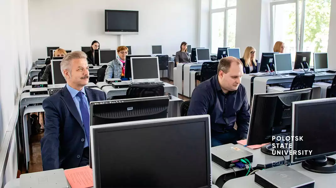 Работа семинара продолжилась по секциям