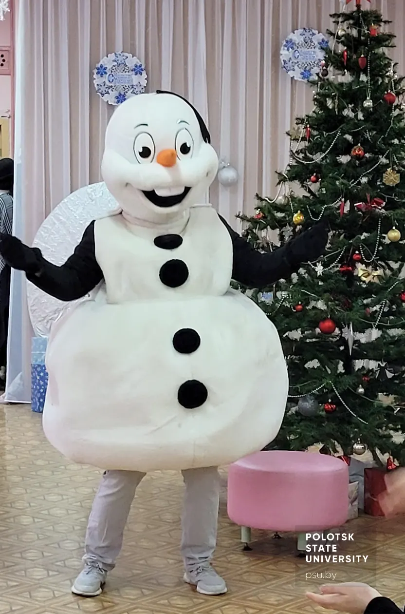 Снеговик Олаф