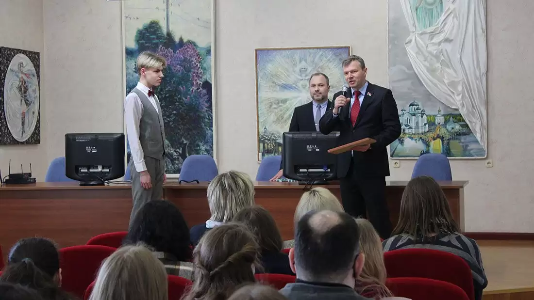 О.А. Романов встретился  со студентами и преподавателями ГФ