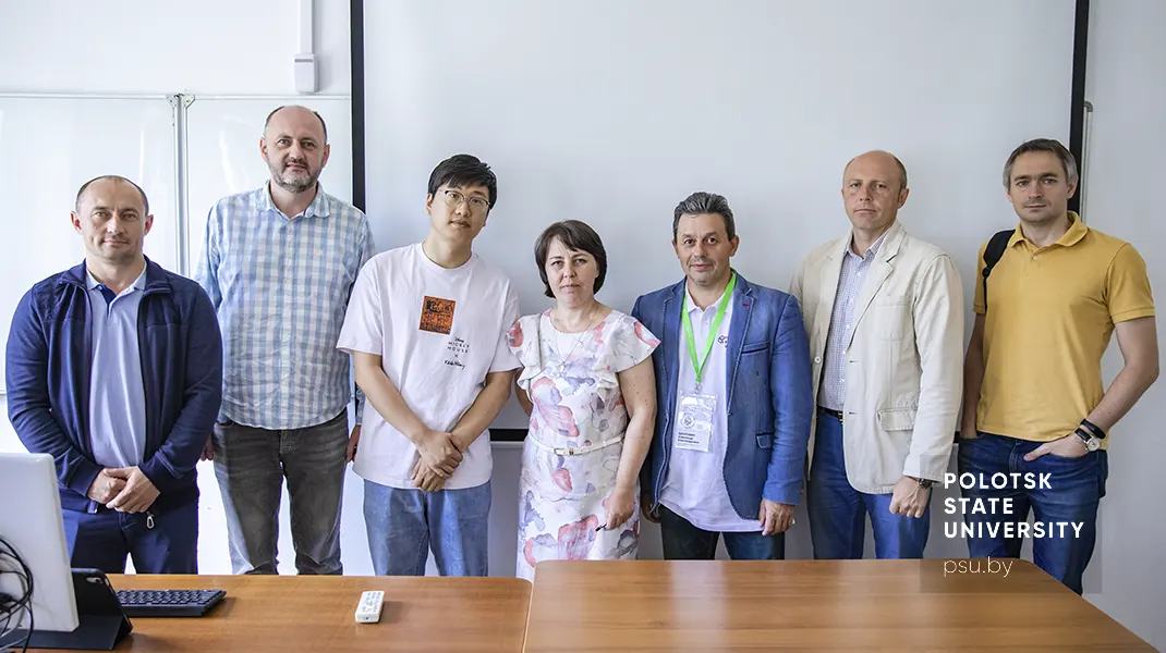Вручение диплома магистранту из Китая - Лю Цзянинь с преподавателями кафедры