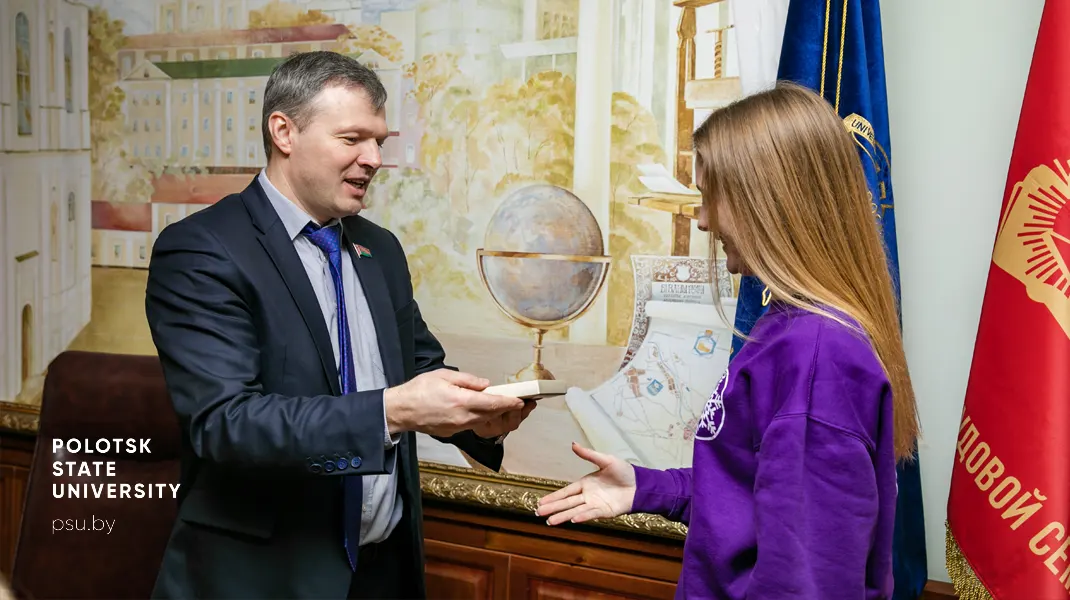 Вручение праздничного бокса