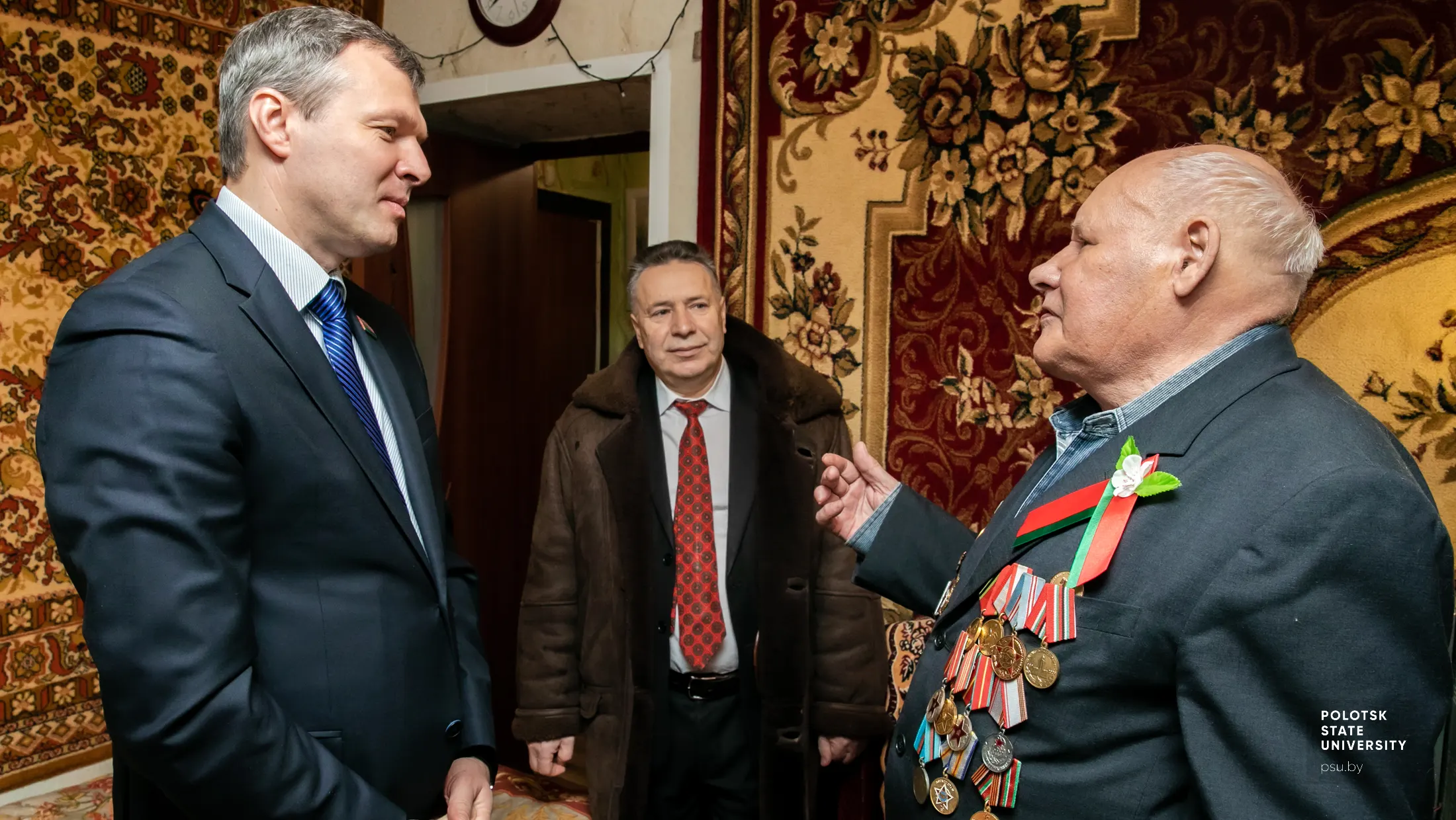 Олег Александрович Романов, Павел Васильевич Коваленко поздравляют ветерана