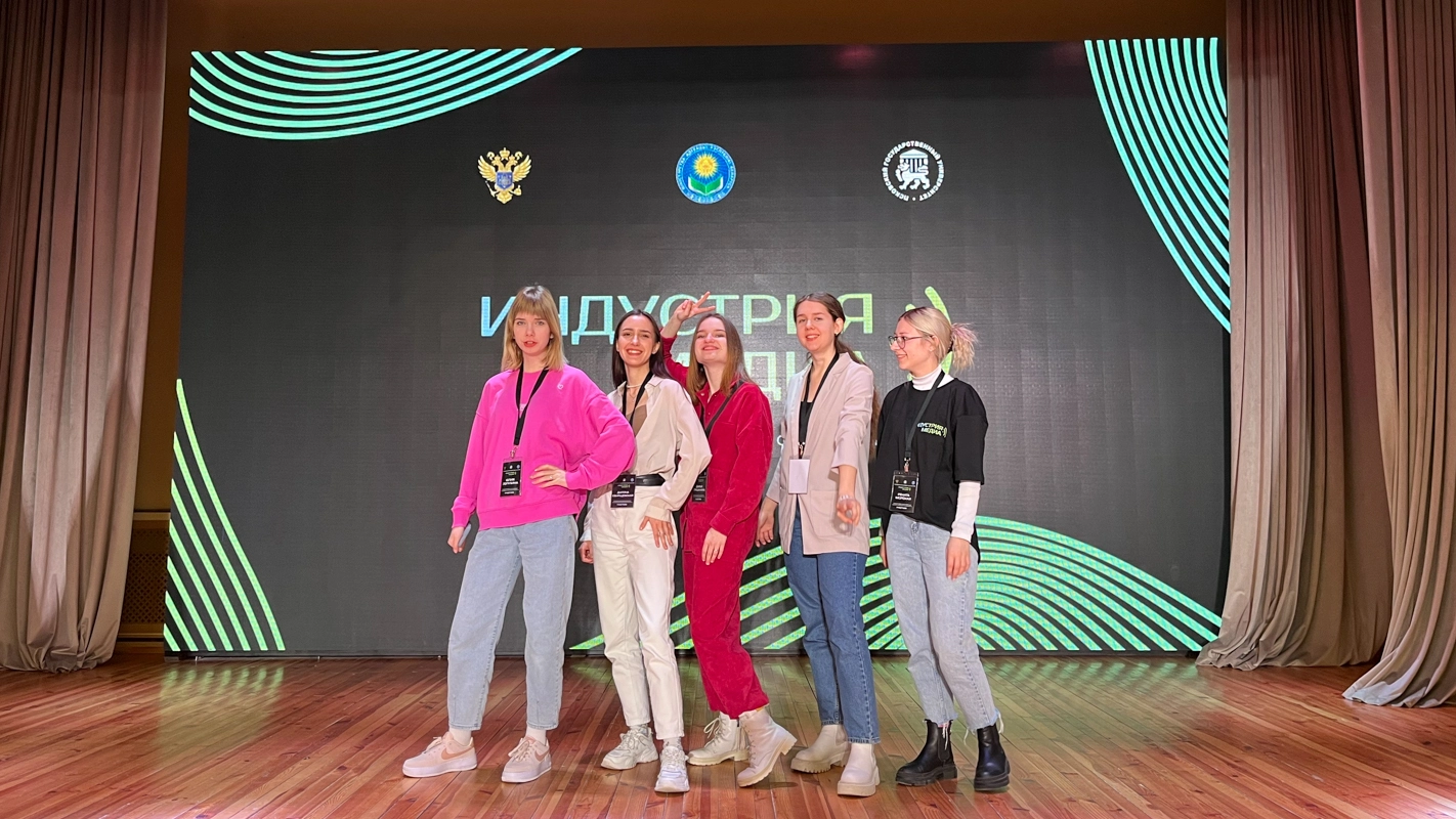 Студентки нашего университета
