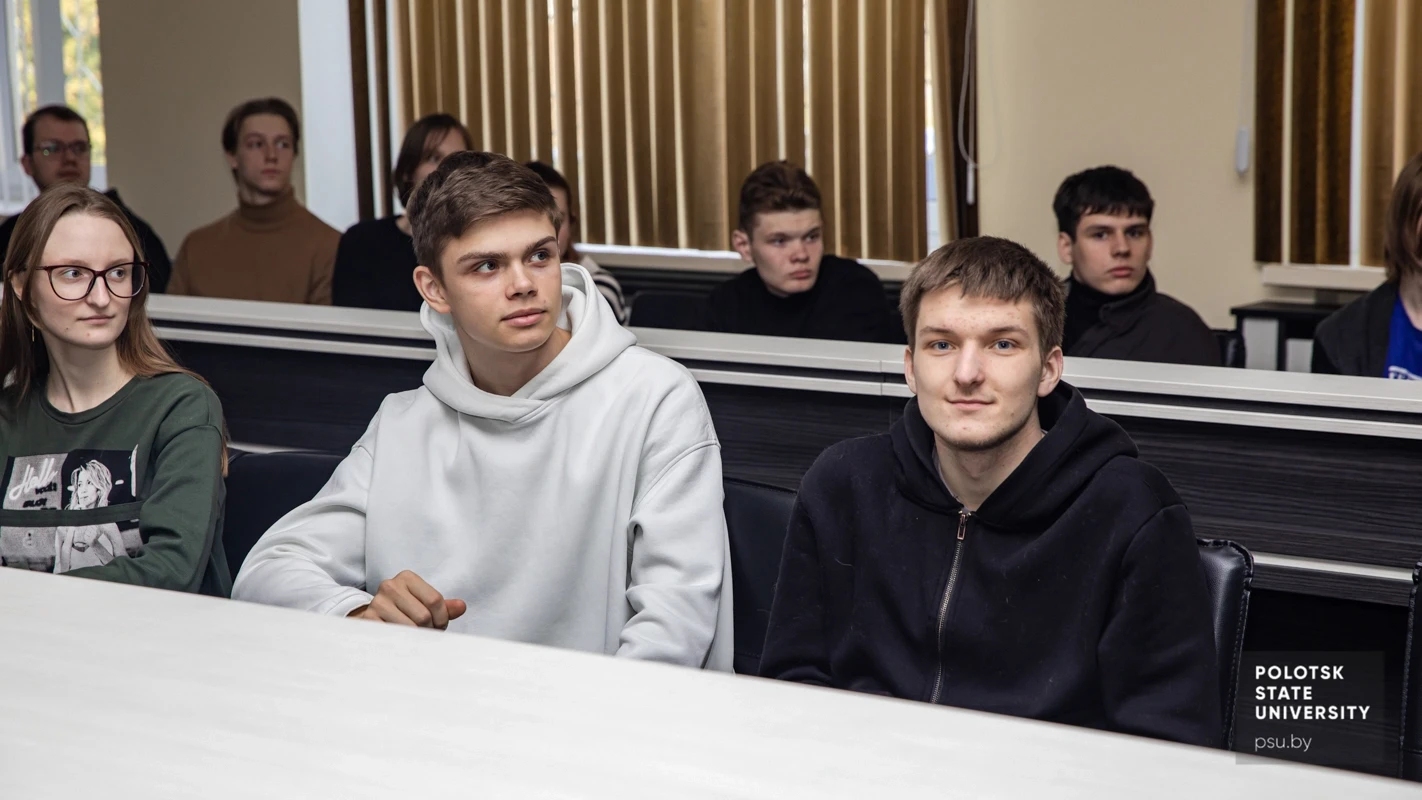Студенты ФКНЭ