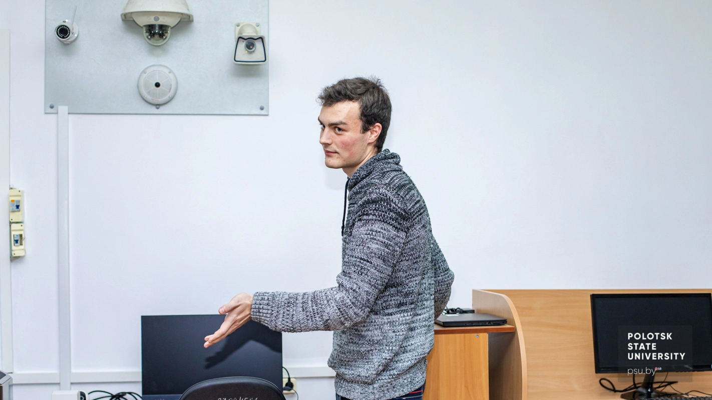 Студент группы 20-КБ Колесинсий Павел Students