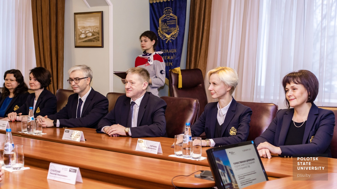 Участники торжественной церемонии подписания соглашения