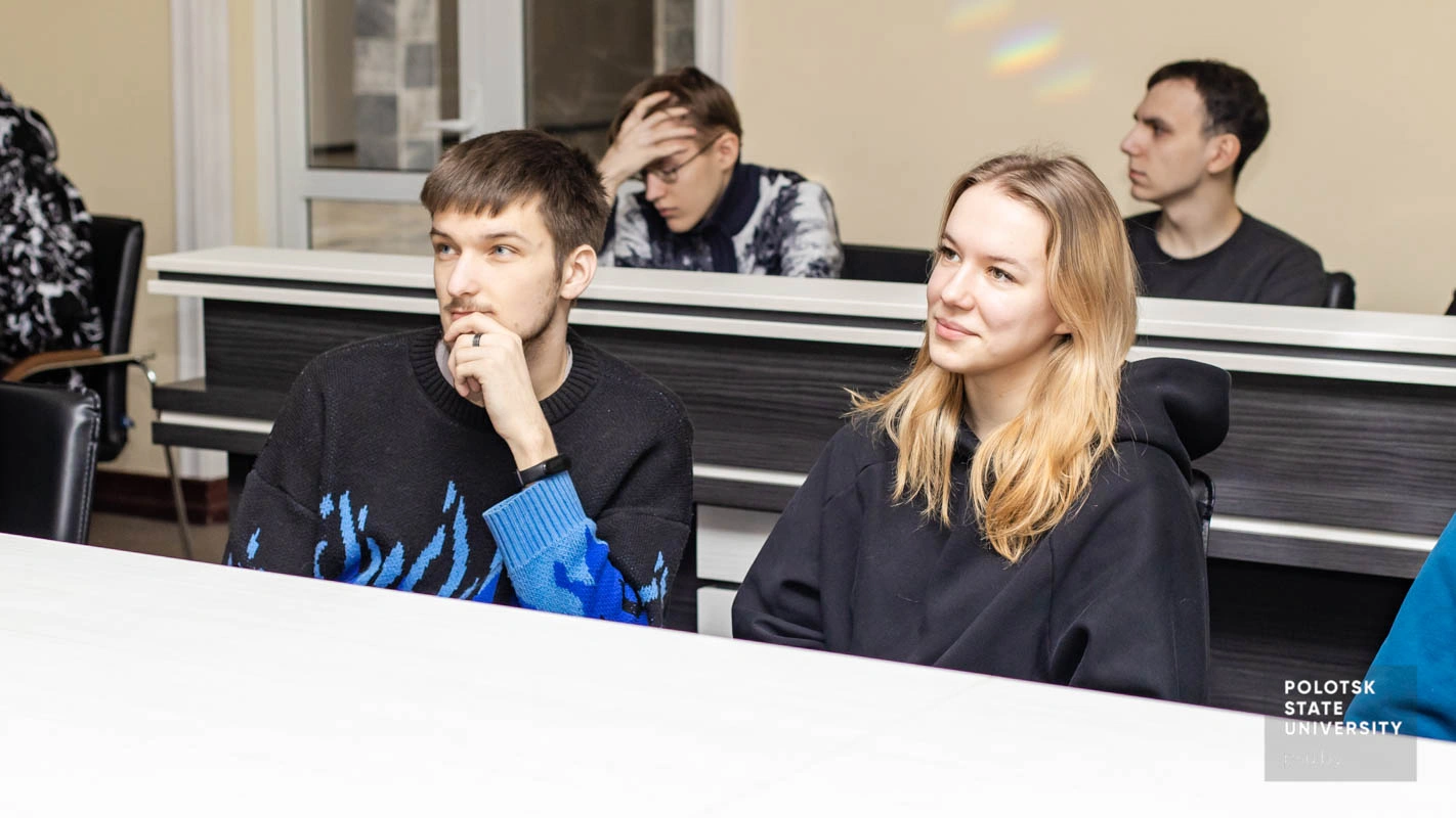 Студенты факультета компьютерных наук и электроники