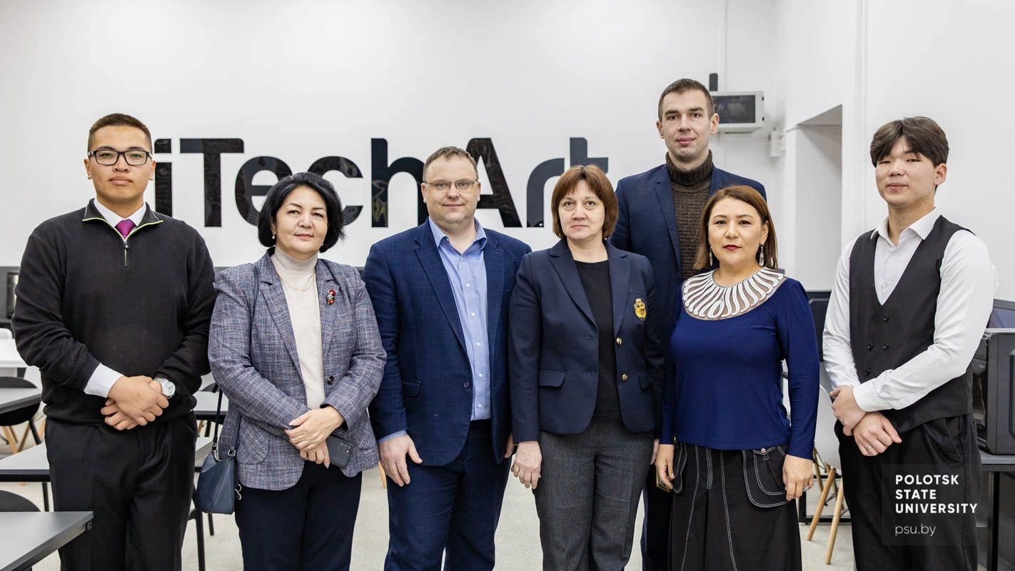 Visit of the delegation to the laboratory of the Faculty of Information Technologies