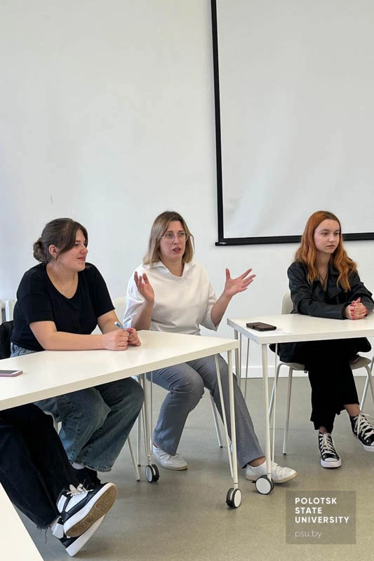Екатерина Николаевна Кудряшова и студенты Екатерина Николаевна Кудряшова и студенты