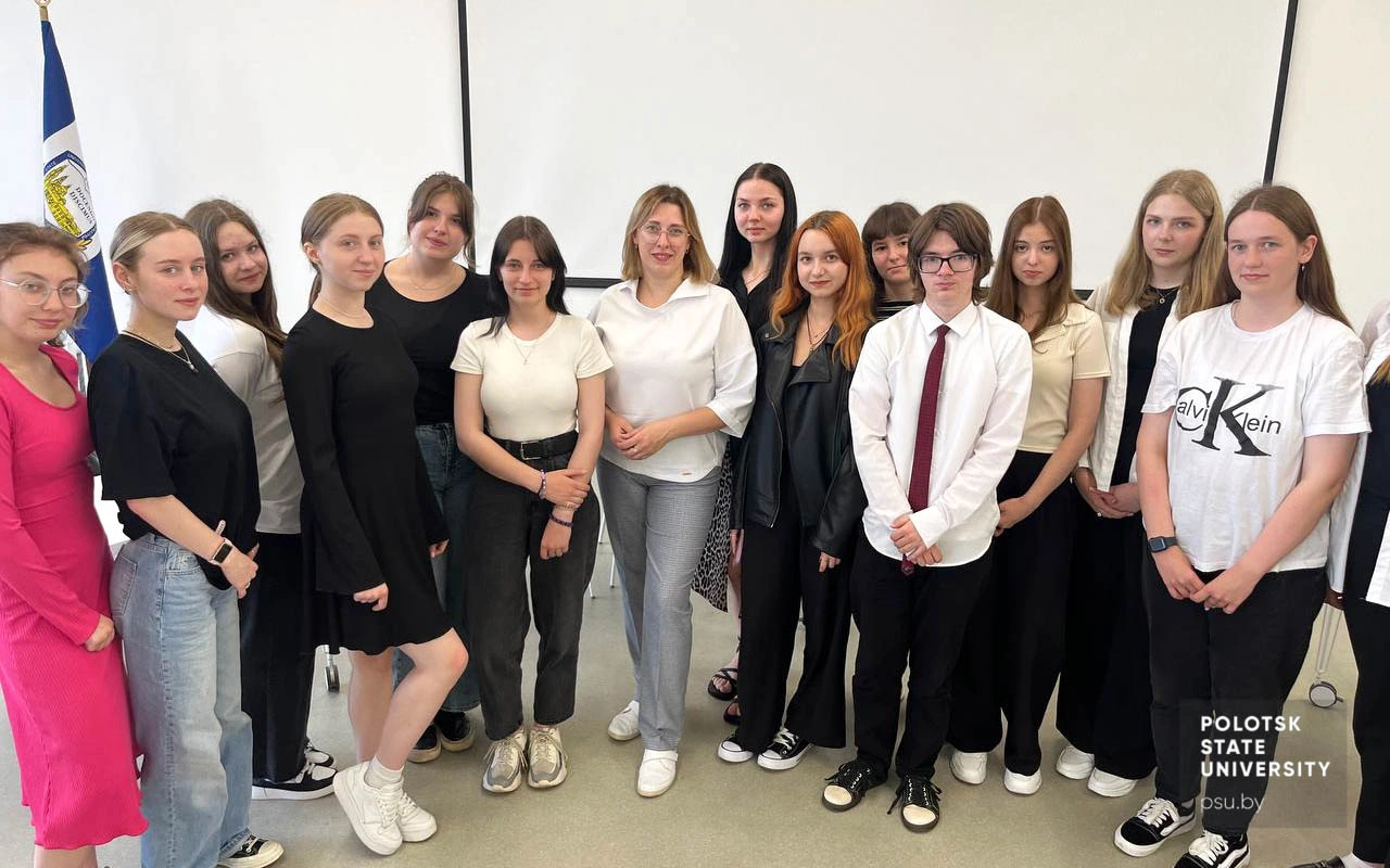 Екатерина Николаевна Кудряшова и студенты Екатерина Николаевна Кудряшова и студенты