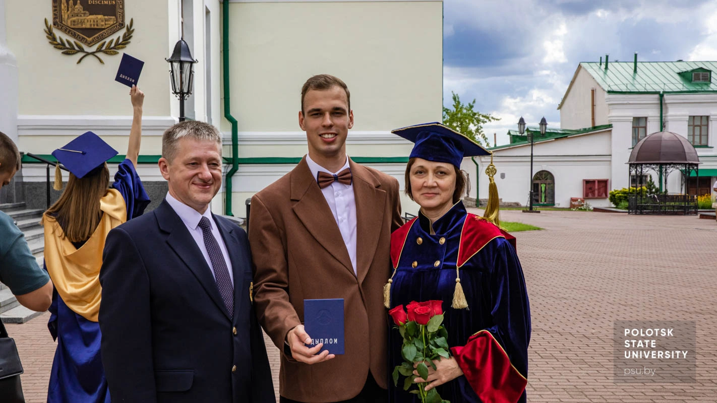 Уручэнне дыпломаў выпускнікам 2024