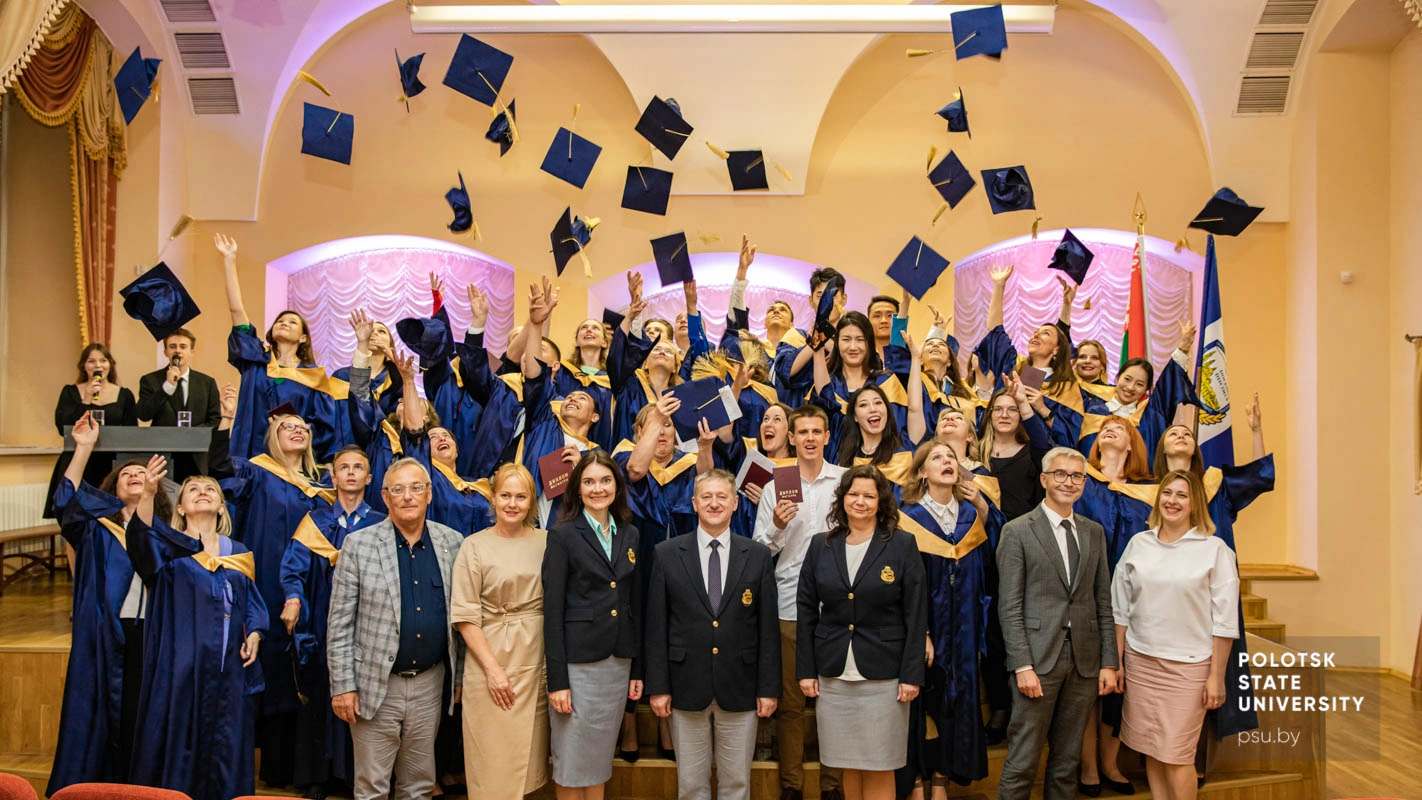 Уручэнне дыпломаў магістрам