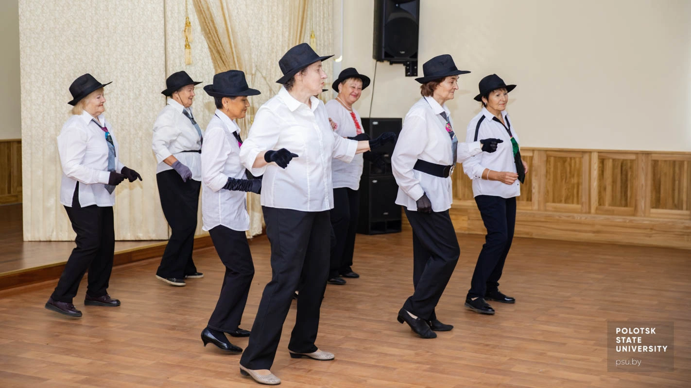 Главный зал Участницы кружка «В ритме танца»