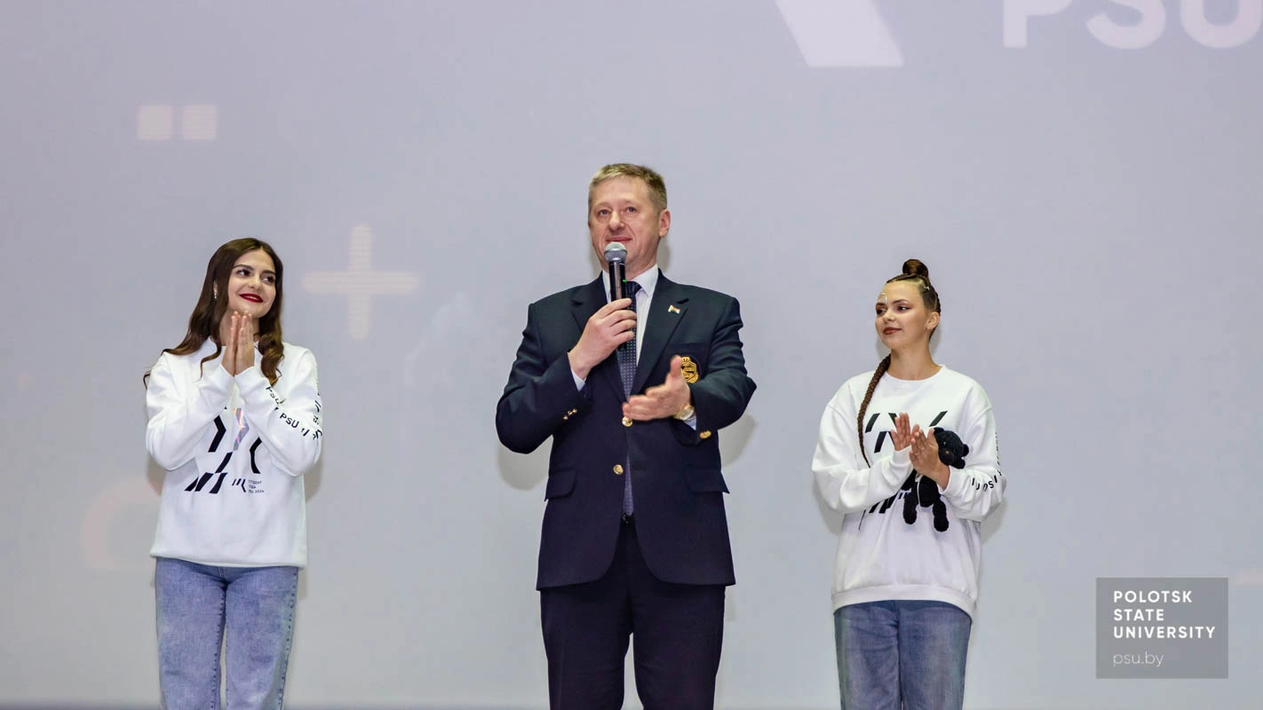Юрый Яцэнтавіч Раманоўскі, Ангеліна Мурашкевіч і Юлія Іванько