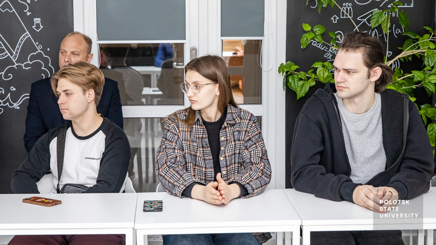 Студенты специальностей «Компьютерная безопасность» и «Кибербезопасность»