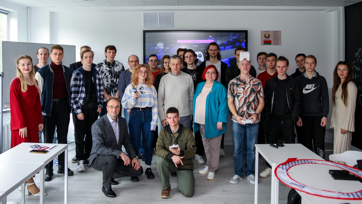 Евгений Сергеевич Сарыков, студенты и преподаватели факультета компьютерных наук и электроники