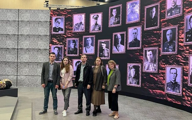 зал выставочная экспозиция «Дорога к Победе»