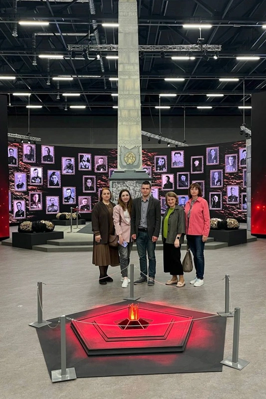 классов выставочная экспозиция «Дорога к Победе»
