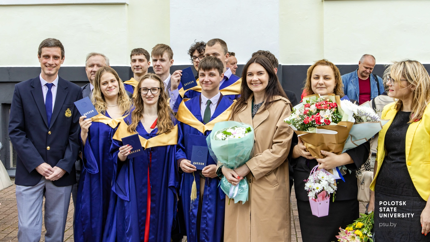 Вручение дипломов выпускникам 2025