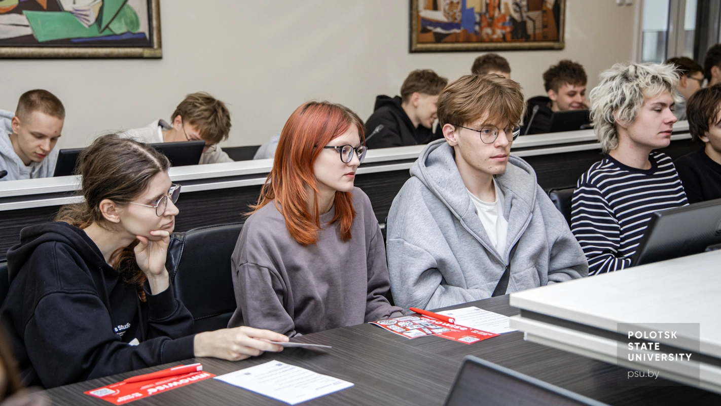 Студенты факультета компьютерных наук и электроники