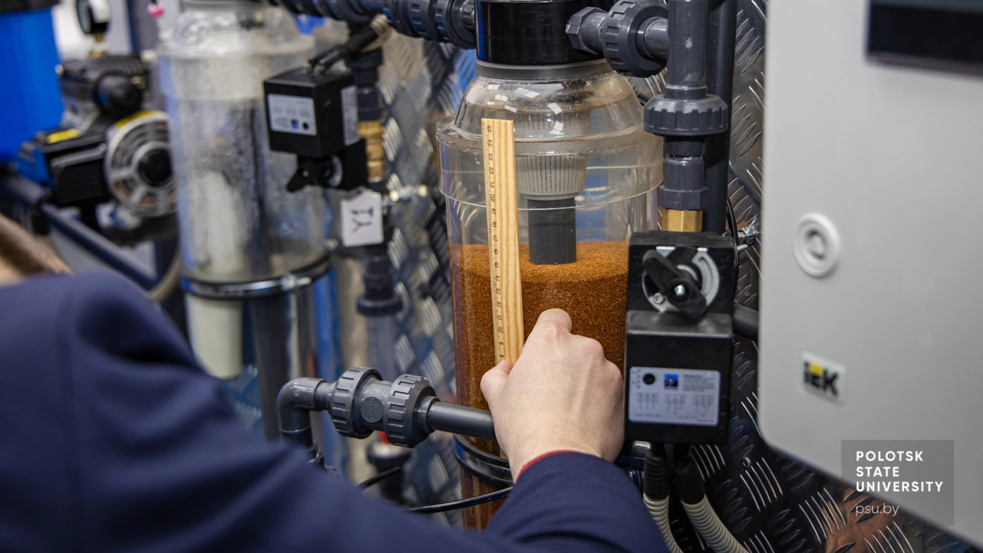 Equipment for the laboratory of natural and wastewater treatment
