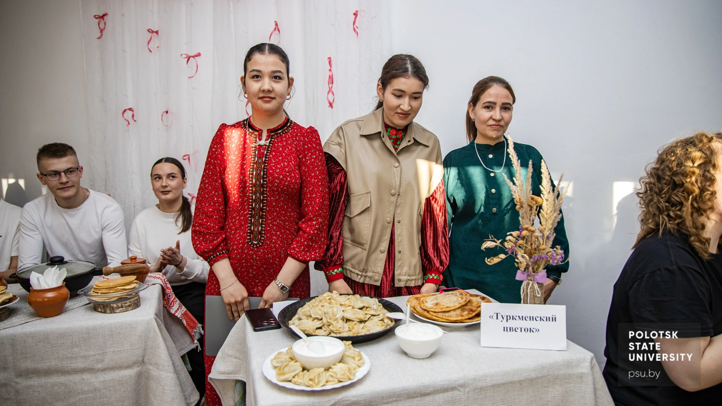 Участники кулинарного конкурса «Кухни мира»