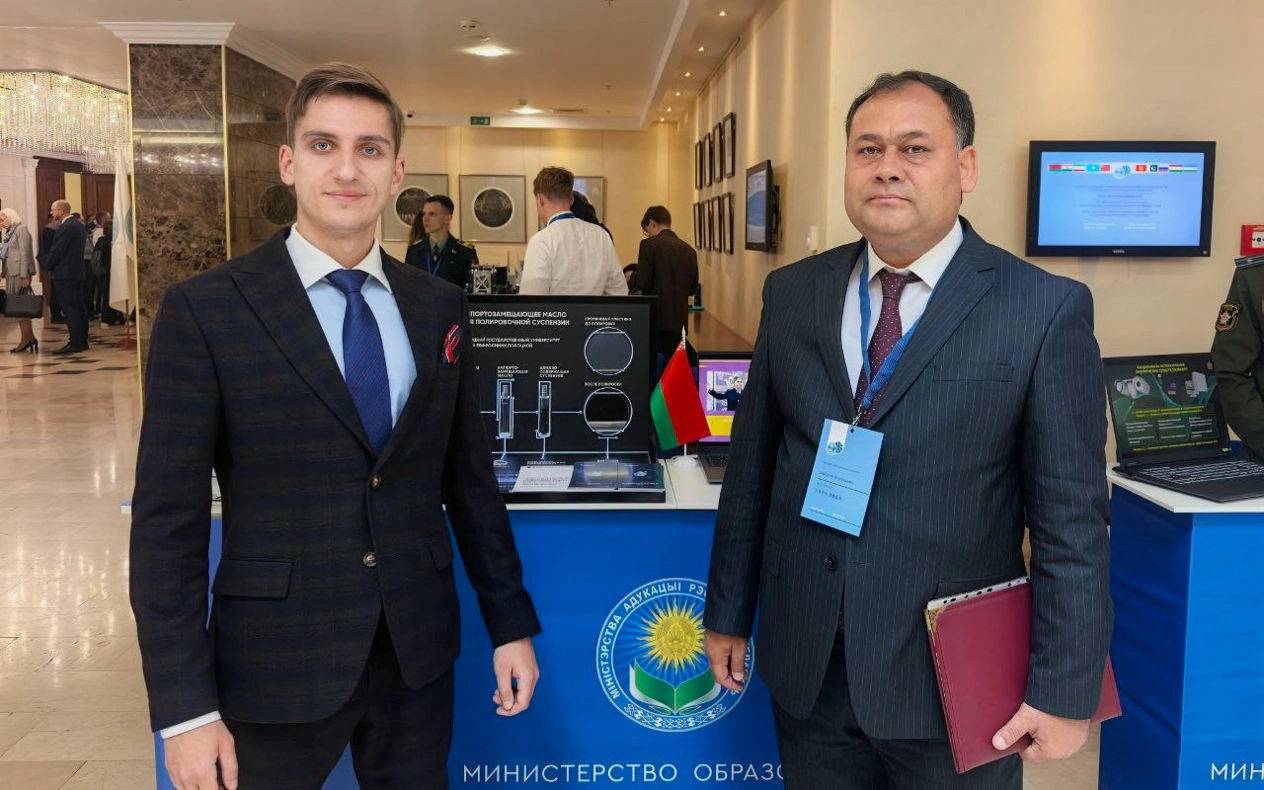 Pavel Grishin and Vice-Rector of the Technological University of Tajikistan Firuzjon Gaforov