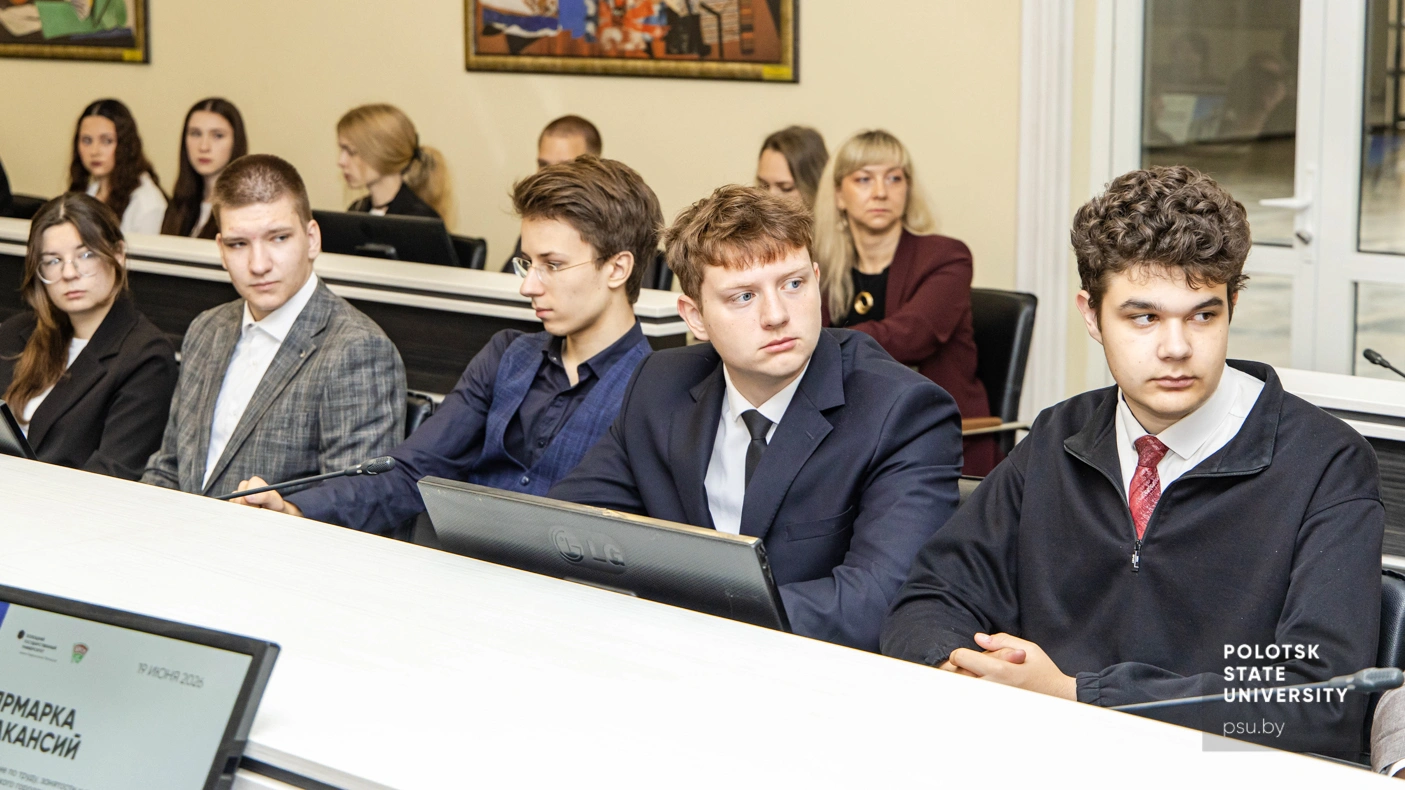 Участники ярмарки вакансий в рамках проекта «Учись и работай»