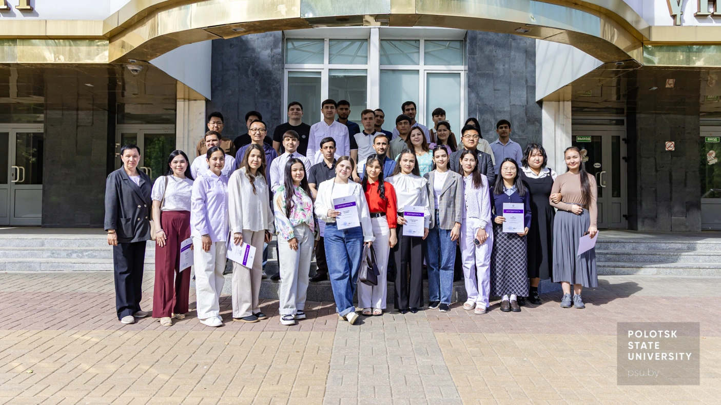 Elena Konovalova and foreign students of Polotsk University