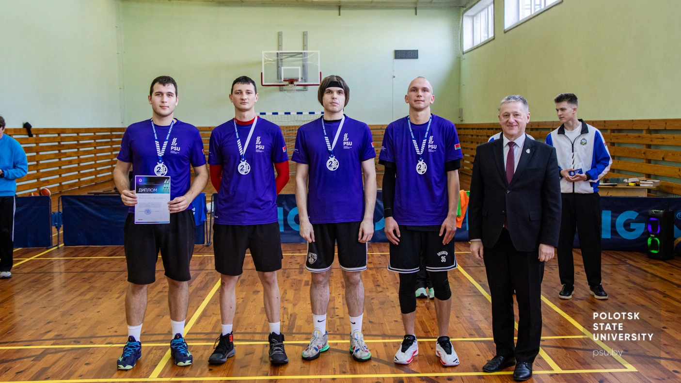 Юрий Яцентович Романовский и сборная команда факультета компьютерных наук и электроники