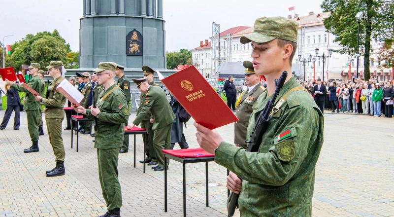 Первые выпускники военной кафедры присягнули на верность Родине