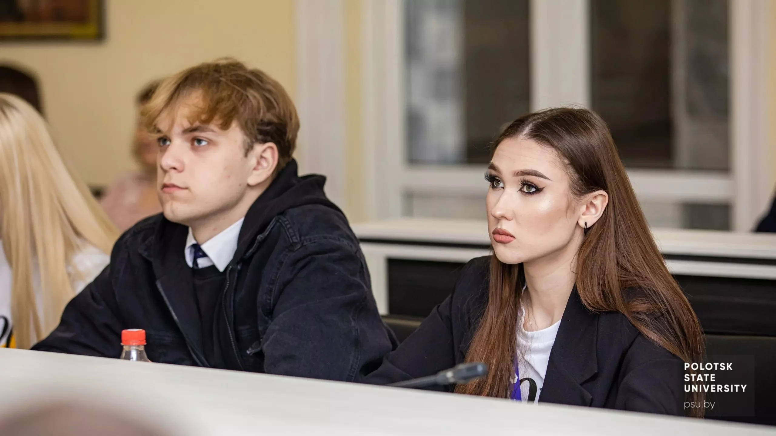 Трудовые будни Серьезные люди в естественной среде
