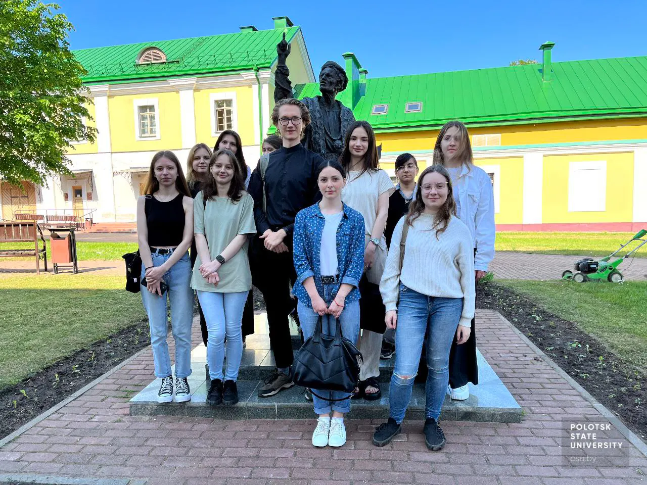 Студенты группы 21-РГФ прошлись по памятным местам Полоцкого Коллегиума, чтобы снова погрузиться в атмосферу первого курса