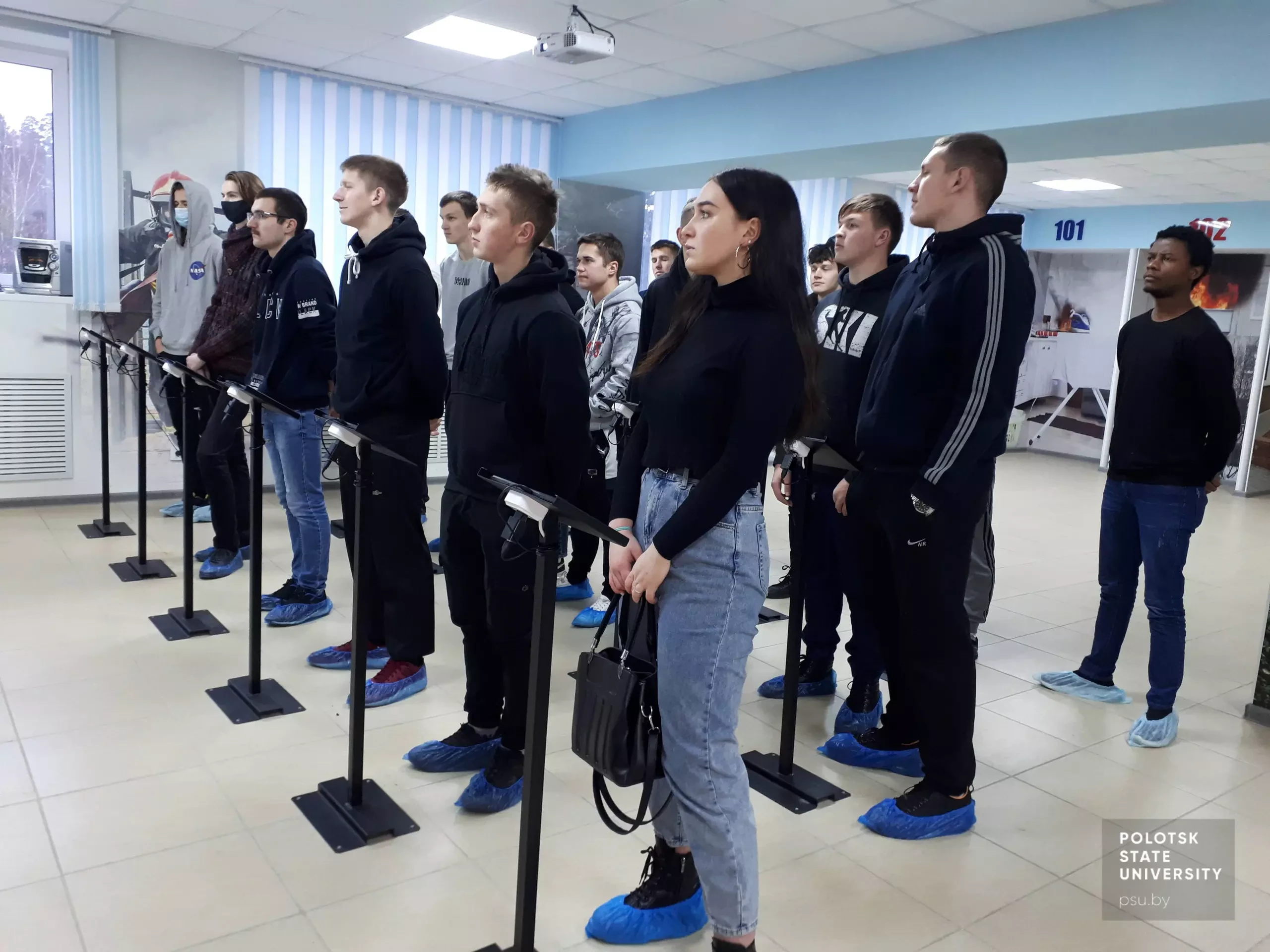 В центре МЧС Студенты группы 21ТЭа во время экскурсии в Центр МЧС г.Новополоцка