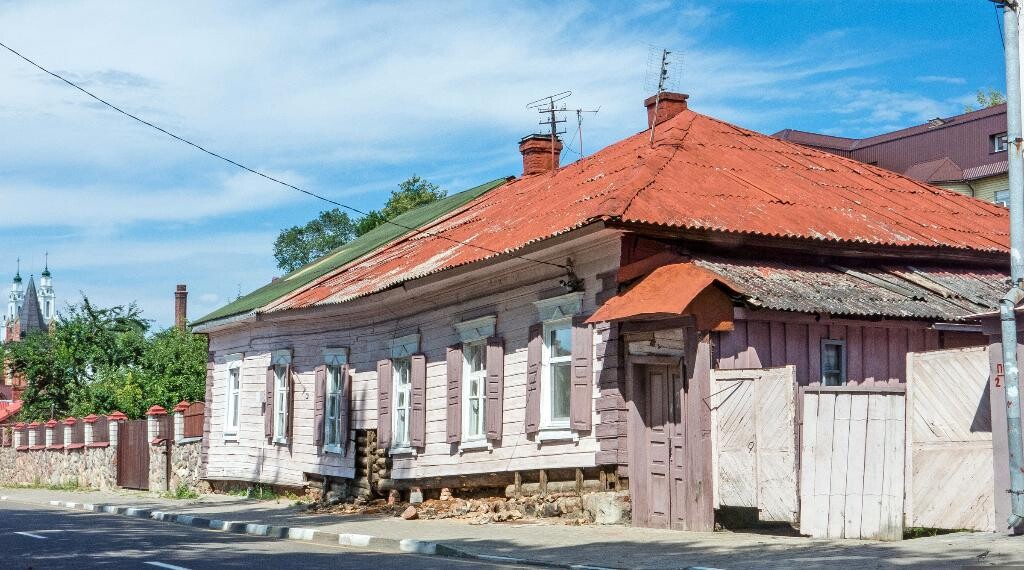 Деревянная застройка улицы