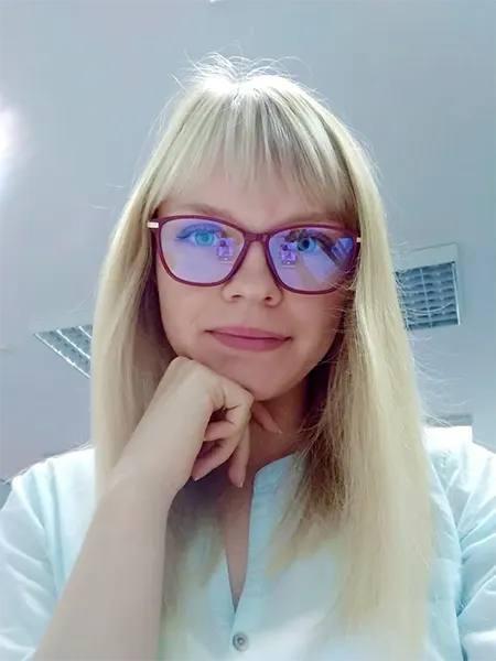 Алехнович (Длинникова) Анна Владимировна