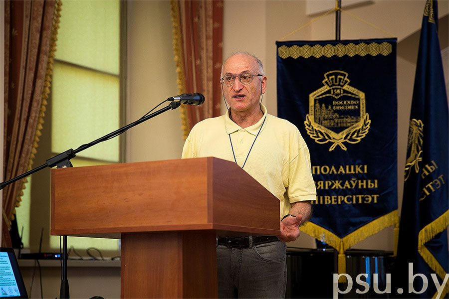 Борис Борисович Хина, главный научный сотрудник лаборатории физики тонких пленок Физико-технического института Национальной академии наук Беларуси, доктор физико-математических наук Борис Борисович Хина