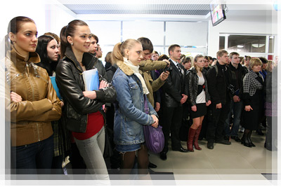 Открытие социально-торгового комплекса «Перекресток» в холле нового корпуса Открытие социально-торгового комплекса «Перекресток»