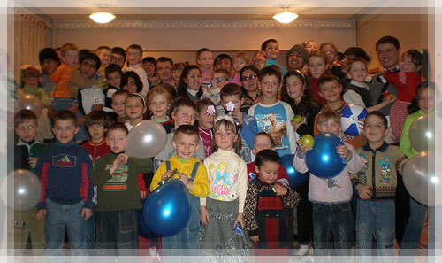 Туркменские студенты в гостях у воспитанников детского дома - После окончания концерта