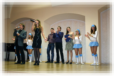 Новогоднее представление в Полоцком коллегиуме - Песня «Happy new year»