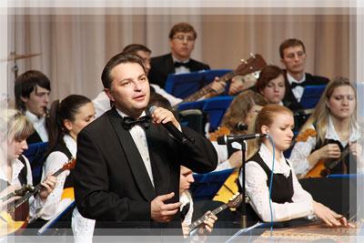 Выступление оркестра народных инструментов в Полоцком университете