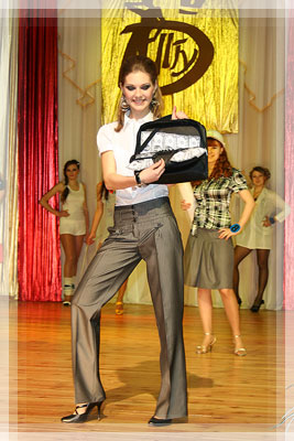 Мисс ПГУ-2011 - Девушка в деловом костюме