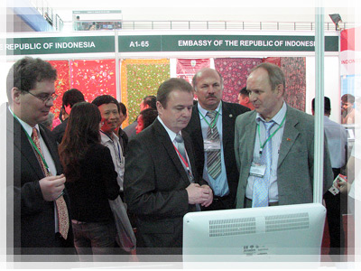 22-я Вьетнамская международная торговая ярмарка «VIENNAM EXPO 2012» - Делегация Министерства образования Вьетнамская ярмарка «VIENNAM EXPO 2012» - Делегация Министерства образования